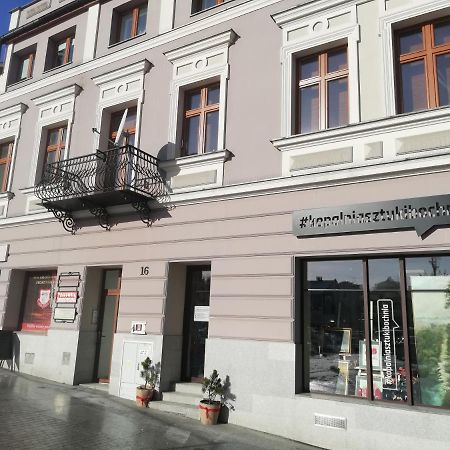 Klimatyczny Apartament Przy Bochenskim Rynku. Bochnia Bagian luar foto