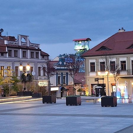 Klimatyczny Apartament Przy Bochenskim Rynku. Bochnia Bagian luar foto