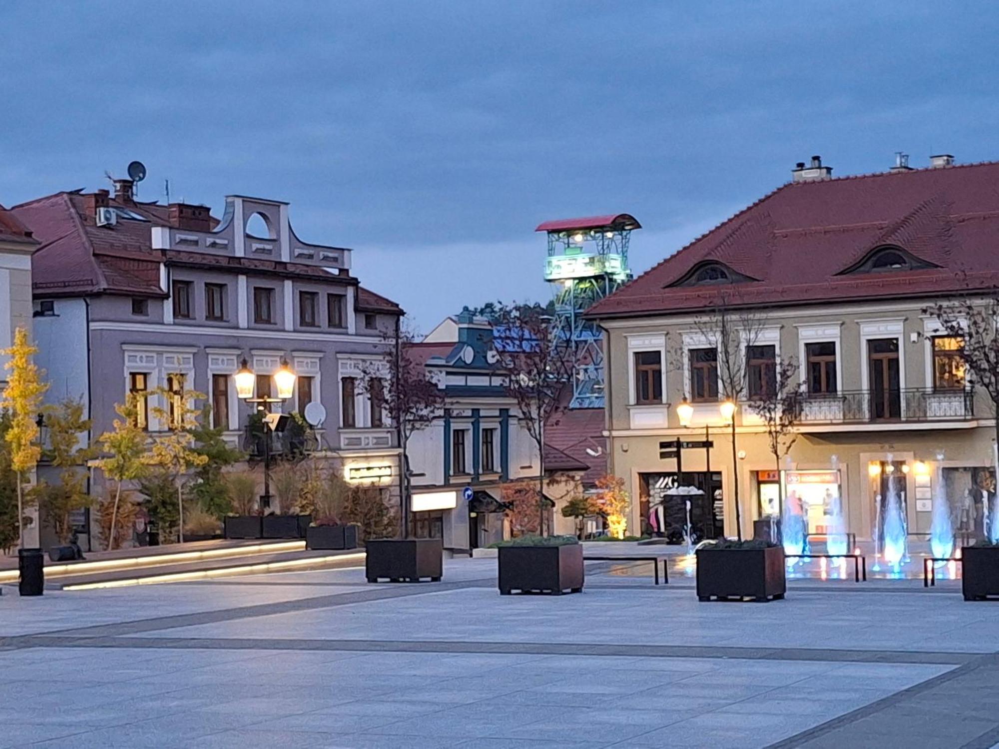 Klimatyczny Apartament Przy Bochenskim Rynku. Bochnia Bagian luar foto
