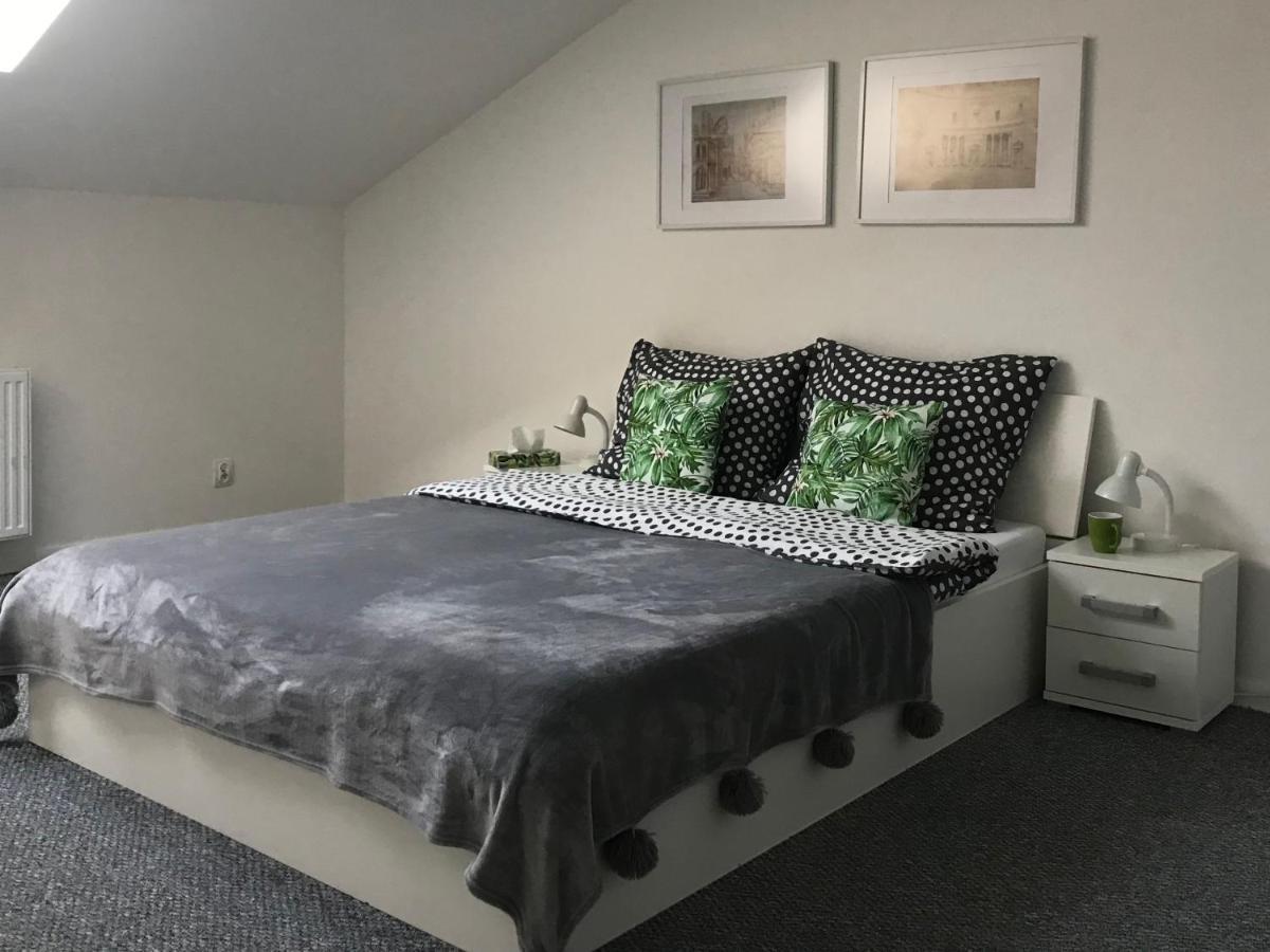 Klimatyczny Apartament Przy Bochenskim Rynku. Bochnia Bagian luar foto